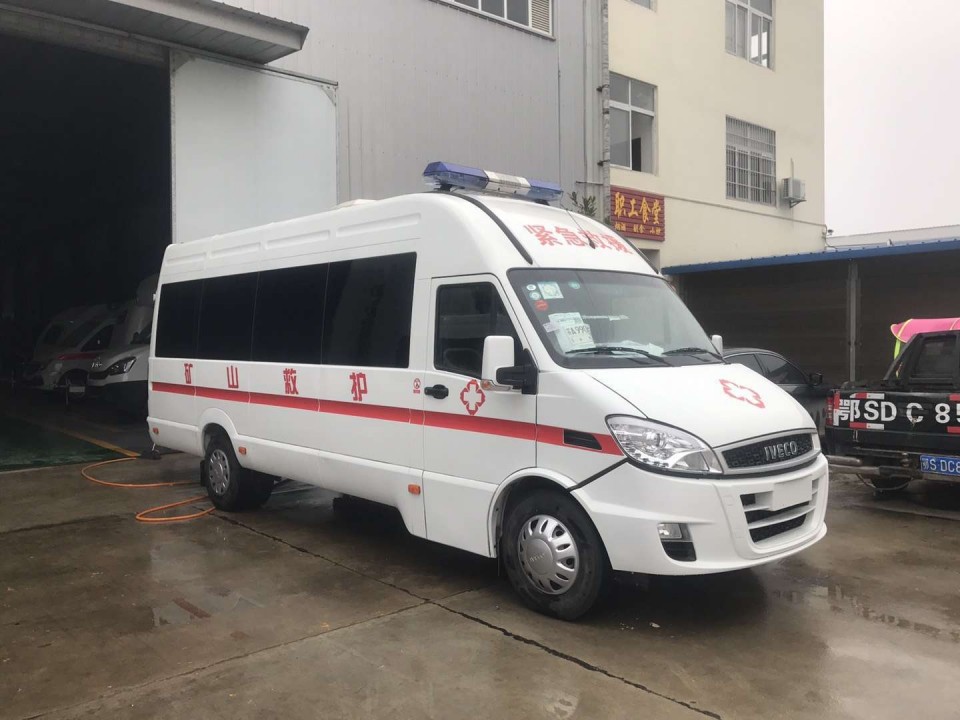 依維柯礦山救護(hù)車(chē)